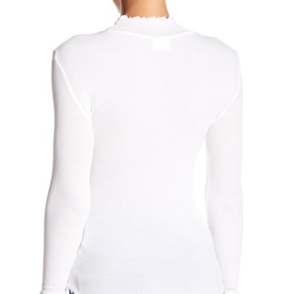 Abound Ivory Lettuce Edged Knit Top Size M - Picture 2 of 4